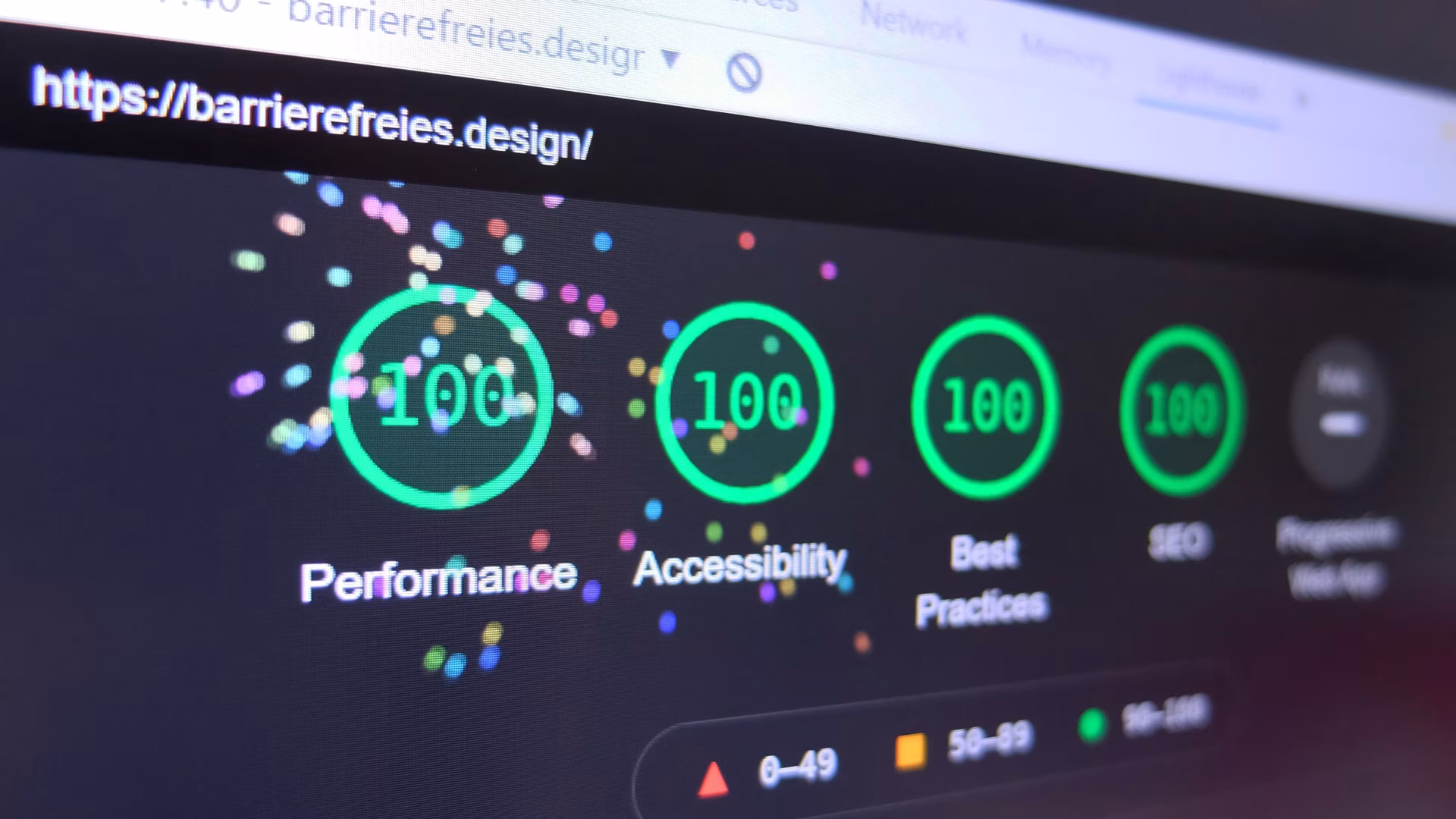 Pagespeed-Auswertung mit mehreren grünen Kreisen, die jeweils unter anderem 100 Prozent für Performance und Barrierefreiheit anzeigen